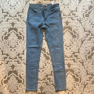 Levi’s 721 hi rise stretch size 30